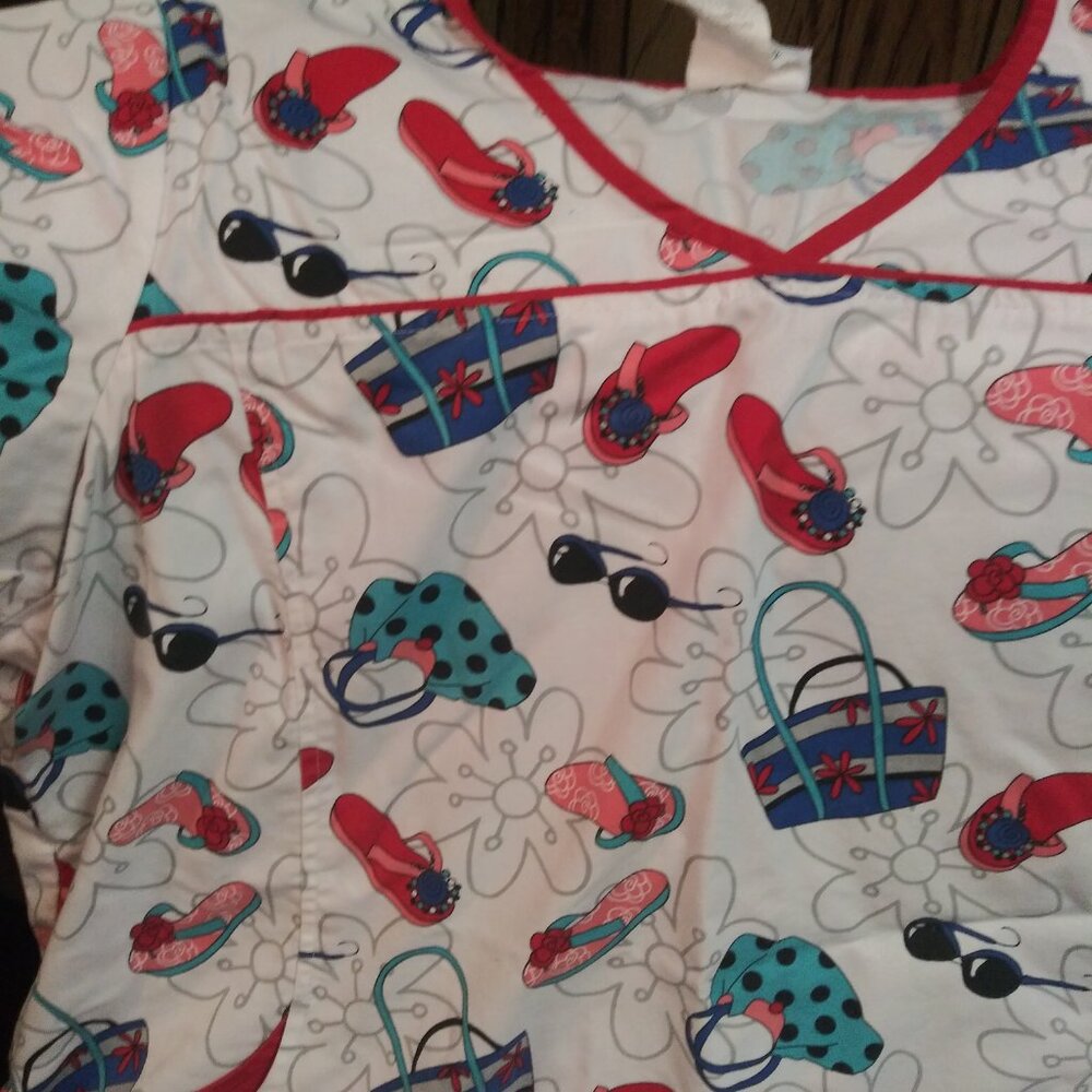 Plus Scrub Top - Picture 2 of 2